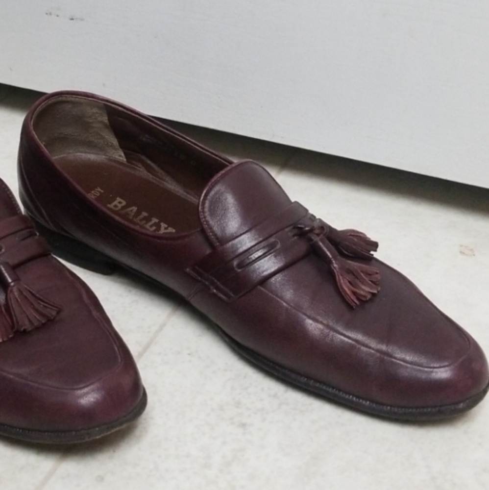 BALLY leather men's dress shoes loafers tassle
